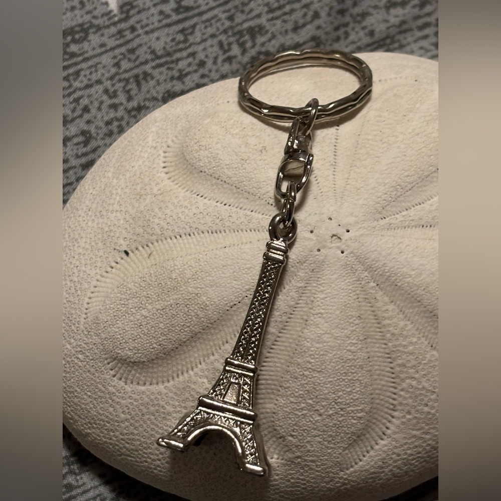 Silver Eiffel Tower Keychain
